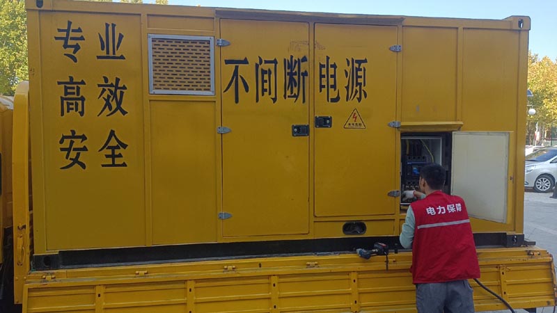 碧江柴油发电机组和UPS电源配合使用时，如何避免切换过程中的电力中断？